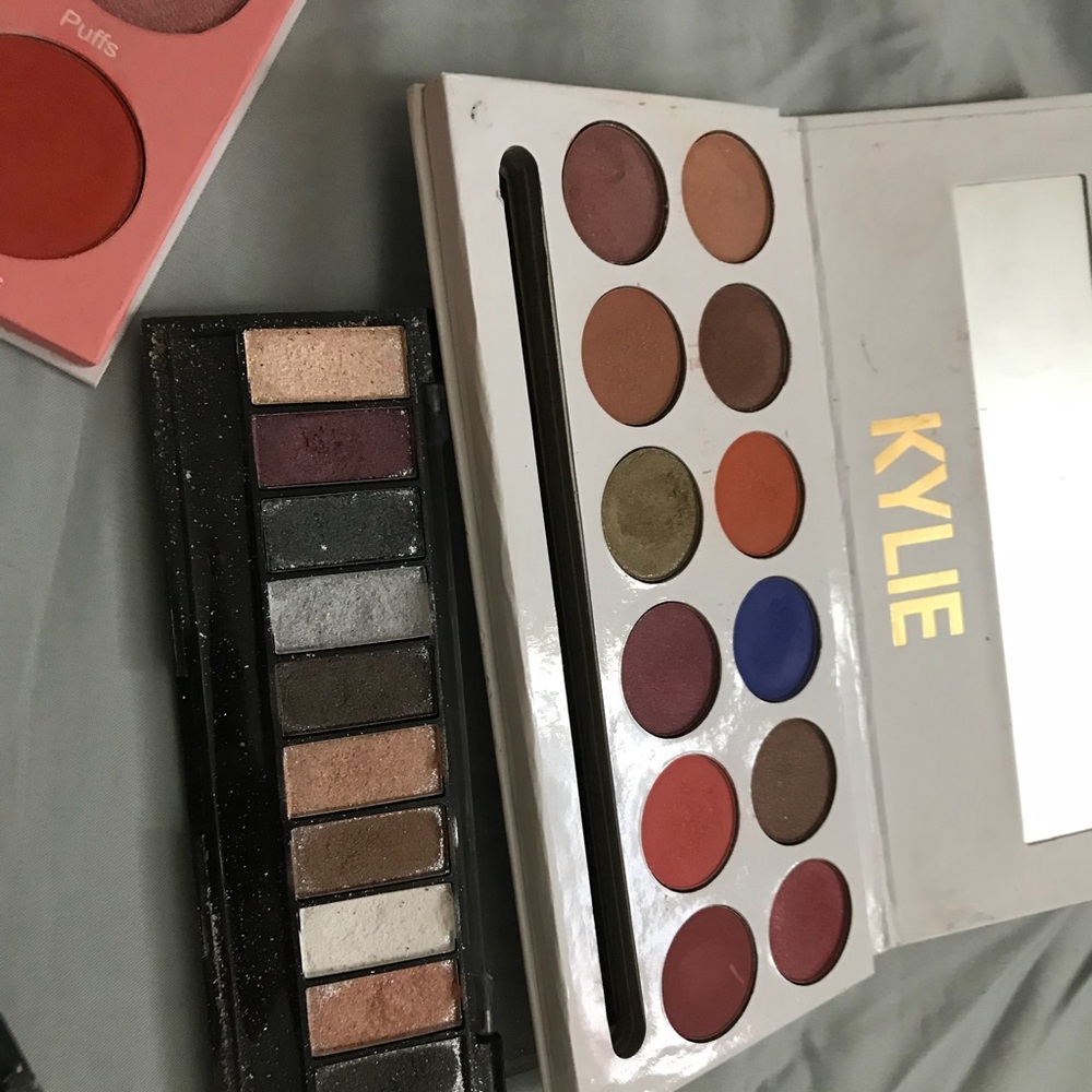 Makeup bundle - Picture 2 of 6